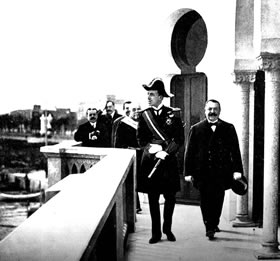 Visita de Alfonso XIII al Club de Regatas, 1911. Autoridad Portuaria de Alicante.